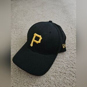 New Era Pittsburgh Pirates Fitted Hat, Size S/M